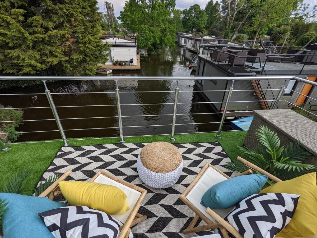 Tulana Taggs - Floating Home On Idyllic Island Hampton Hill Exterior foto